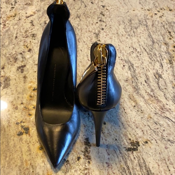 Giuseppe Zanotti Shoes - Giuseppe Zanotti Black Shark Tooth Zipper Pumps